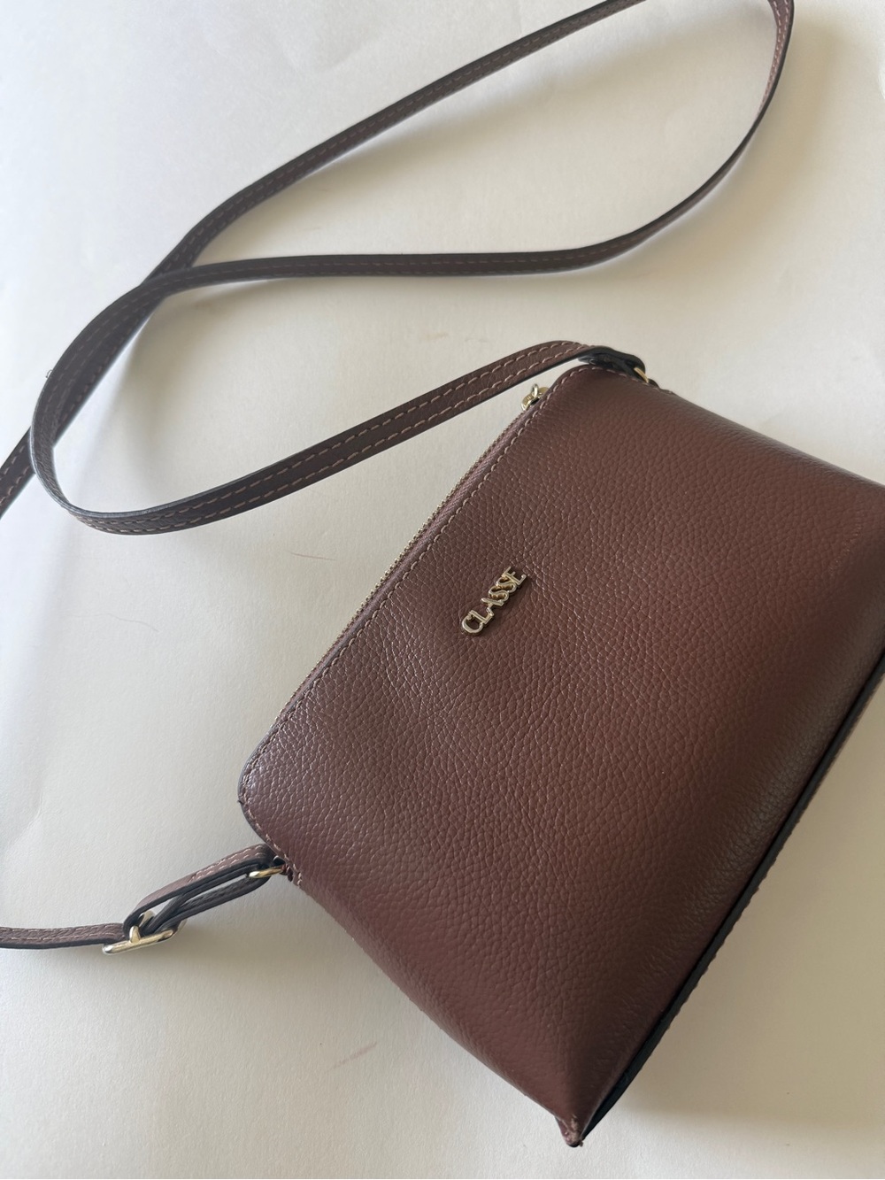 CLASSE 100% Leather Crossbody Bag – Made in Brazil 🇧🇷
